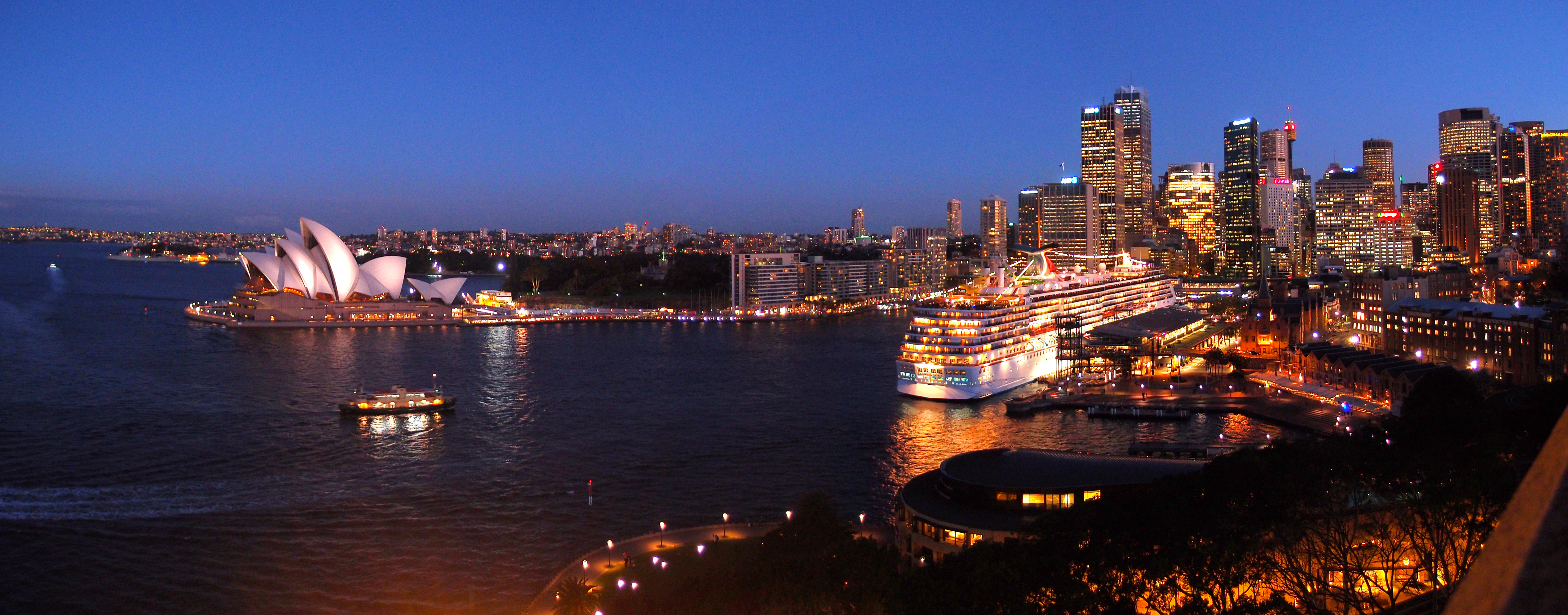 Panorama of Sydney Opera House and the Harbour Bridge