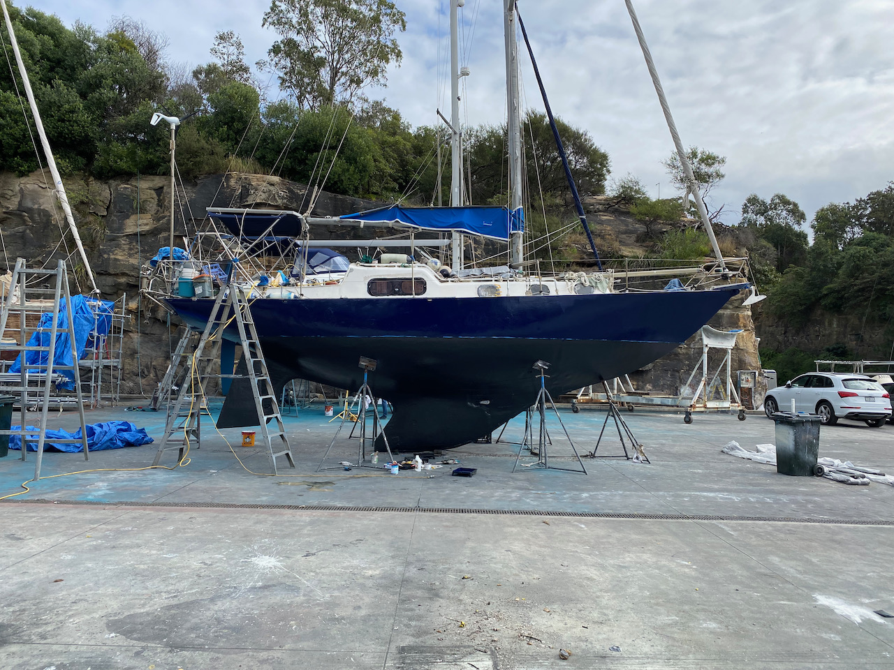 Anti-fouling Charlie's boat